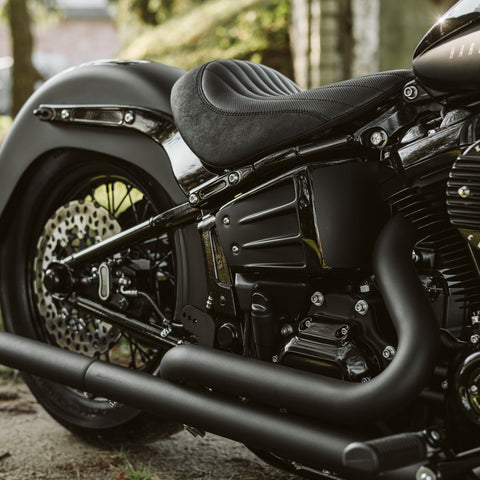 2018-2025 M8 Softail Seitenverkleidungen „Avenger“ für Stoßdämpfer ohne Vorspannungsverstellknopf
