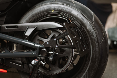 „Premium“-Kennzeichenhalter für Sportster S Modelle ab 2021