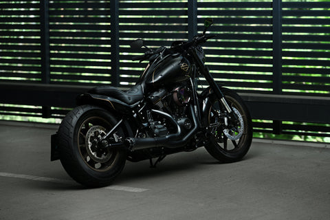 Crook Series Kurzer Heckfender für Harley Davidson Street Bob, Softail Standard 180–200 Reifen