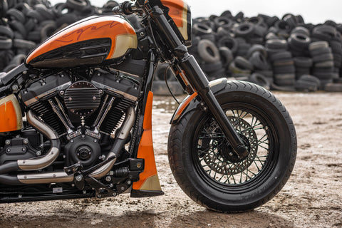 M8 Softail Benzintankabdeckung und Konsolen-Kit "Avenger" 2018-2025