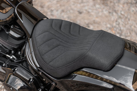 Sitz für „Avenger“ Heckfender 2018-2025 „Basic“