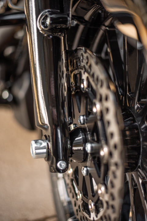 2018-2025 M8 Softail FLHC/S, FLDE Vorderradabstandhalter (rechte Seite) nur ABS