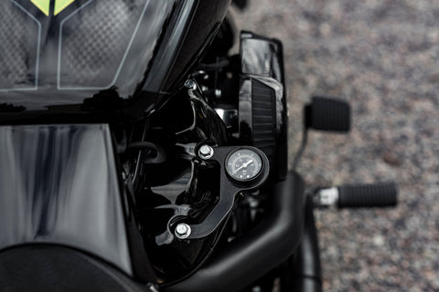 "Twin Cam" Rocker Box montiertes SCHWARZES Luftfederungs-Druckanzeige-Kit