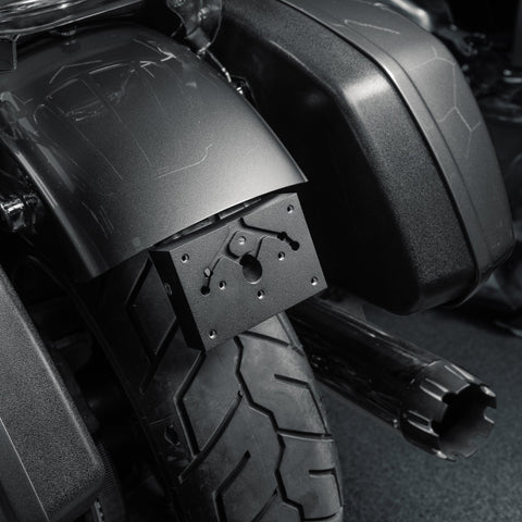 Harley Sport Glide FLSB Kennzeichenhalter & Rücklichtadapter – CNC Schwarz